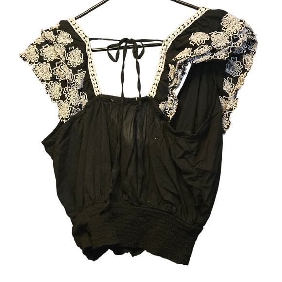 Monograph floral embroidered faux wrap crop top size small - Picture 2 of 5